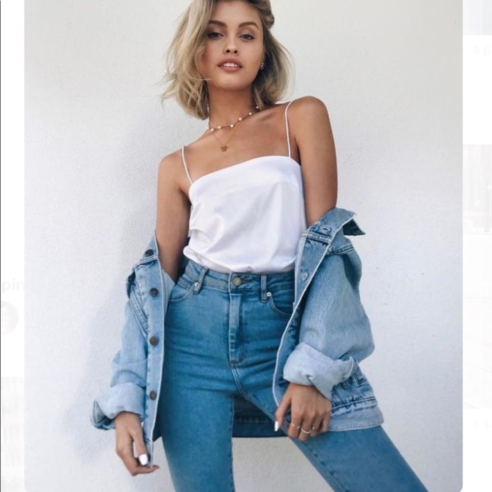 ❤️FLASH SALE❤️ NWOT Light Wash High Waisted Jeans